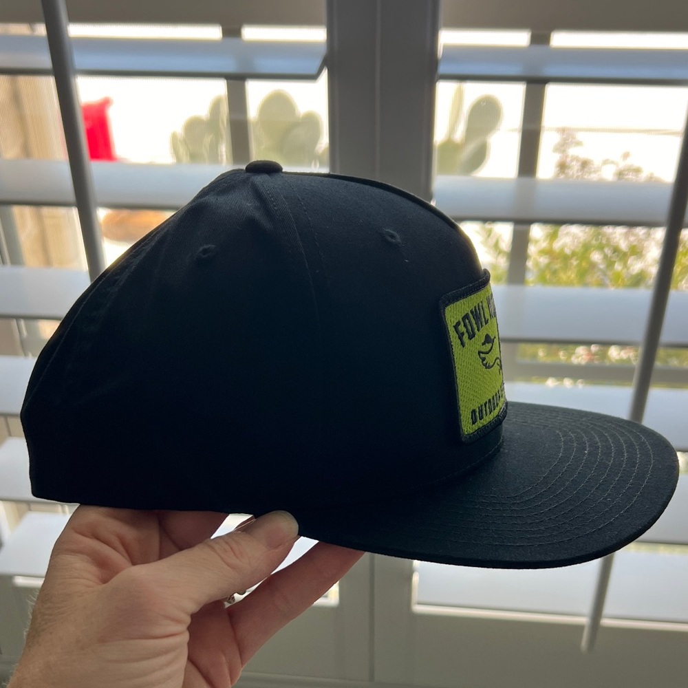 Black and Green Outdoor Hat - Picture 2 of 5